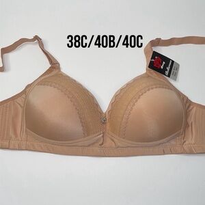 NWT Push Up Light Padded Wireless No Wire 3 Hooks Bra.